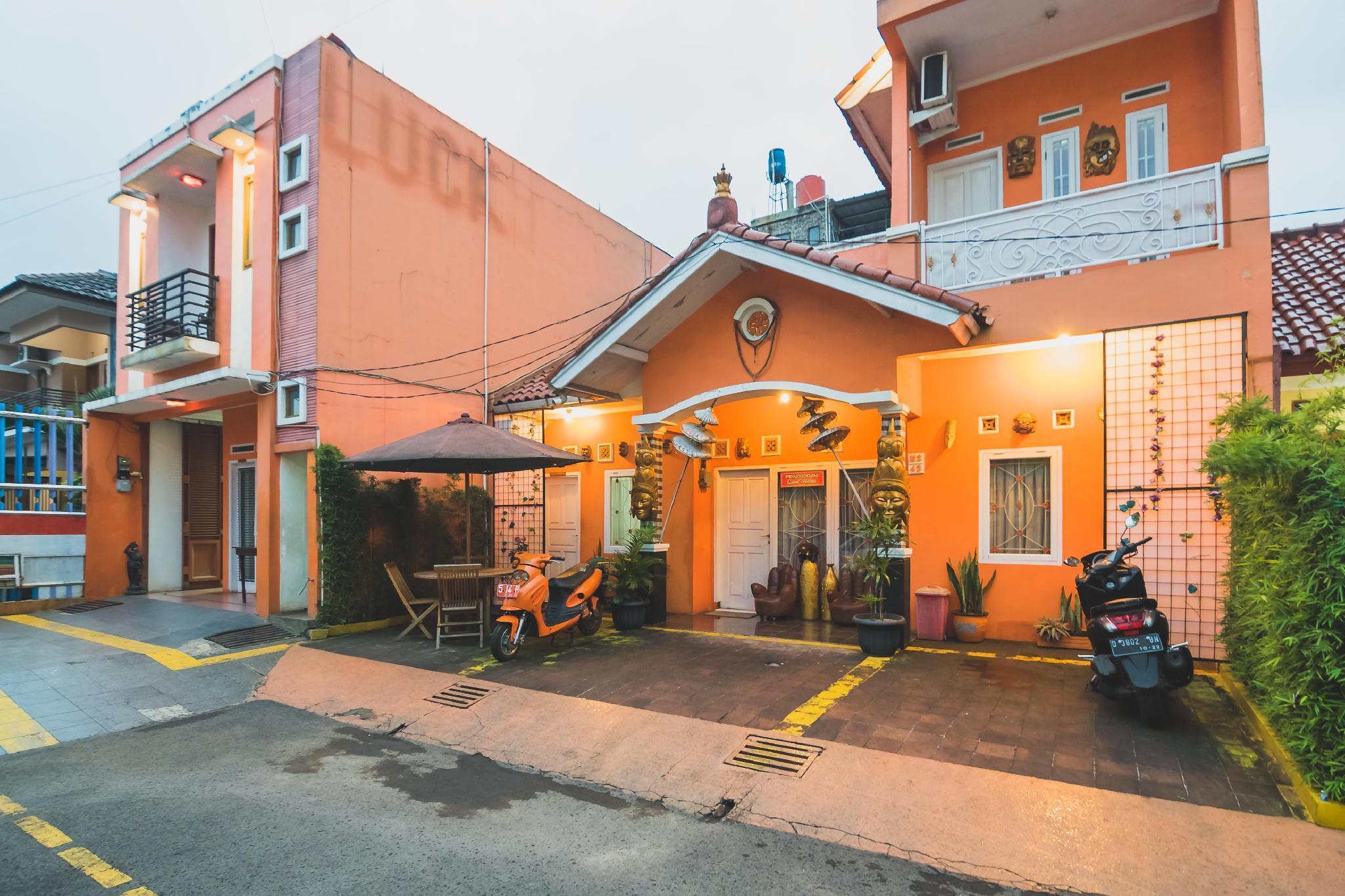 Reddoorz Near Margahayu Raya Hotel 2*