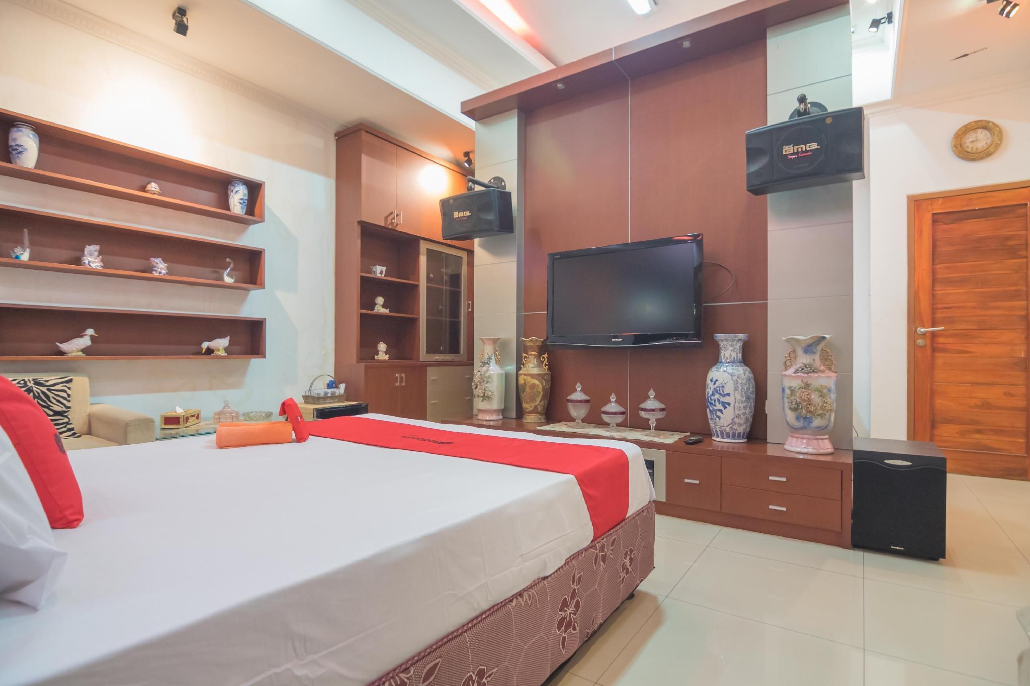 Hotel Reddoorz Near Margahayu Raya 2*